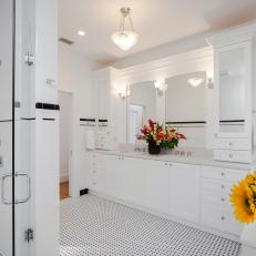 1920s-Style Master Bathroom in Black and White