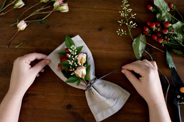 Surprise Mom this Mother's Day with a flower napkin ring that doubles as a corsage.