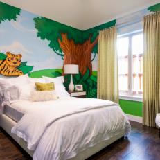 Kid's Bedroom With Friendly Jungle Themed Mural