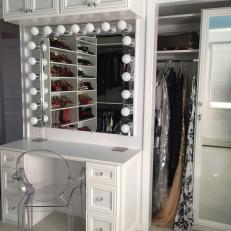 Glamorize Your Vanity Mirror With Hollywood Style