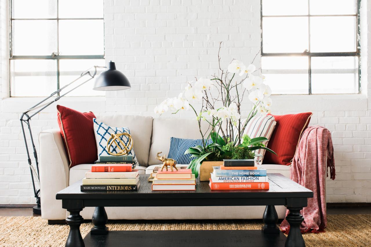 15 Designer Tips for Styling Your Coffee Table