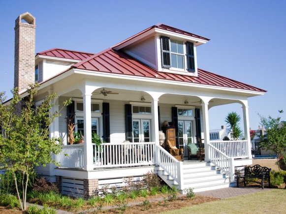 White Craftsman-Style Cottage