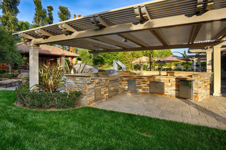 Outdoor Kitchen: Traditional Gem in Chatsworth, Calif.