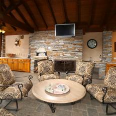Outdoor Living Room: Traditional Gem in Chatsworth, Calif.