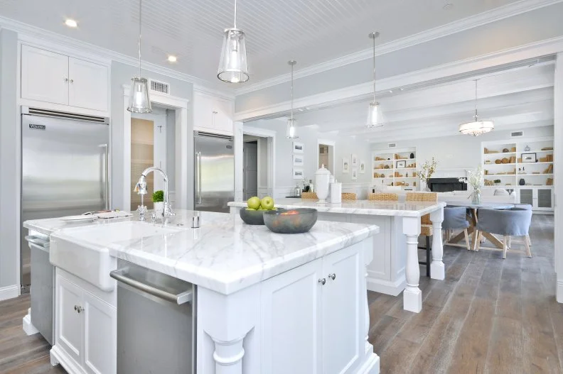White Transitional Kitchen 