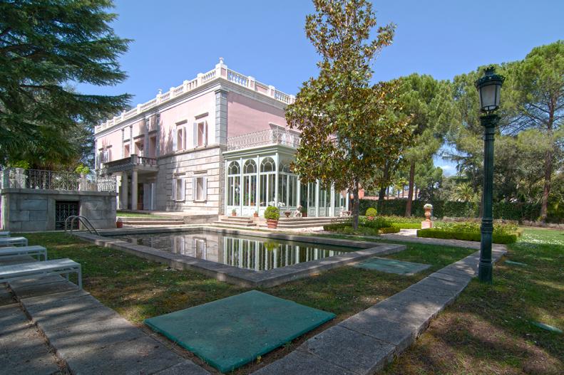 Pool and Exterior: Historic Mansion in Madrid, Spain