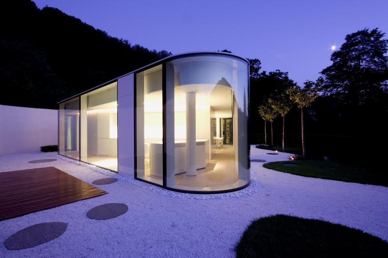 U-Shaped Glass House