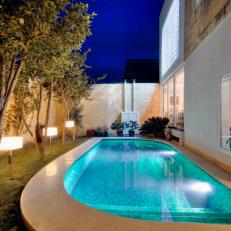 Contemporary Swimming Pool is Relaxing, Inviting