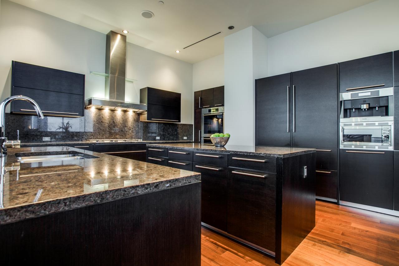 Open Plan Kitchen: Luxurious Dallas Penthouse | HGTV