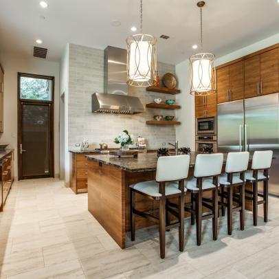 Linear-Style Home in Dallas: Kitchen