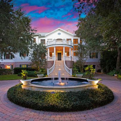 Charming Mansion in Sarasota: Grand Exterior