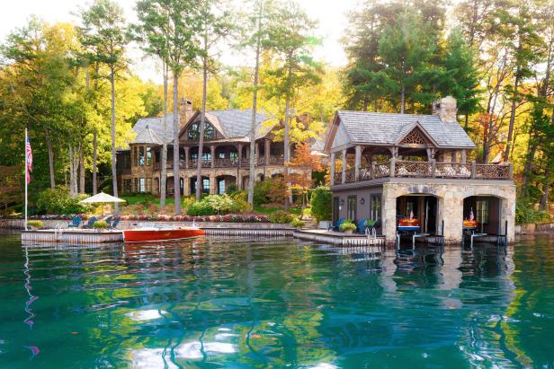 Boathouse: Luxe Lakefront Cabin in Tiger, Ga.