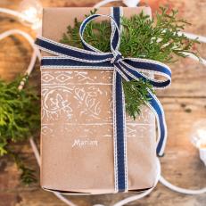 Personalized Gift Wrapping 
