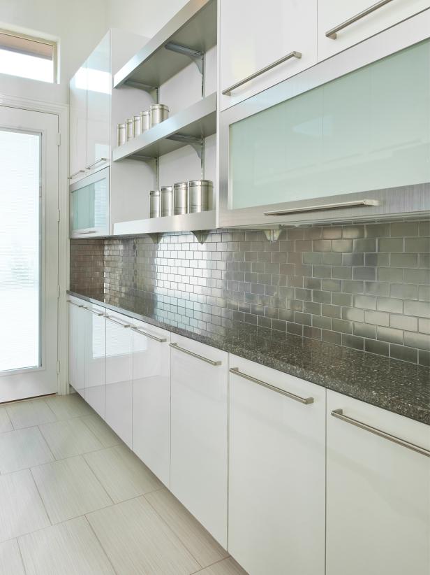 Modern kitchen with subway tile backsplash