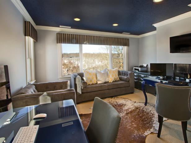 Masculine Contemporary Living Room With Navy Blue Ceiling