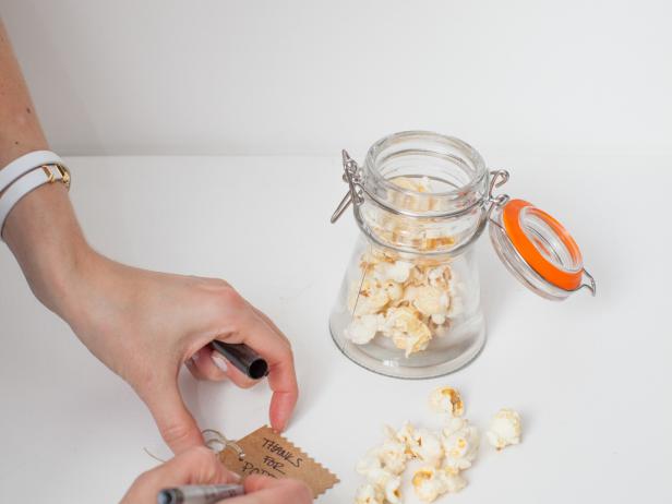 How to Make Vintage-Inspired Popcorn Party Favors | HGTV