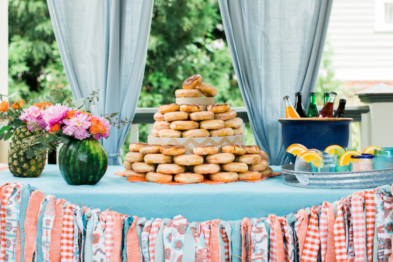 35 Summer Outdoor Party Themes