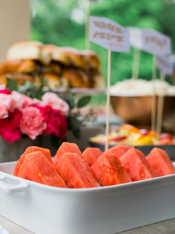 14 Tips for Setting Up a Crowd-Pleasing Buffet | 10 Tips for Easy