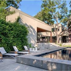 Modern Home Boasts Beautiful Infinity Pool