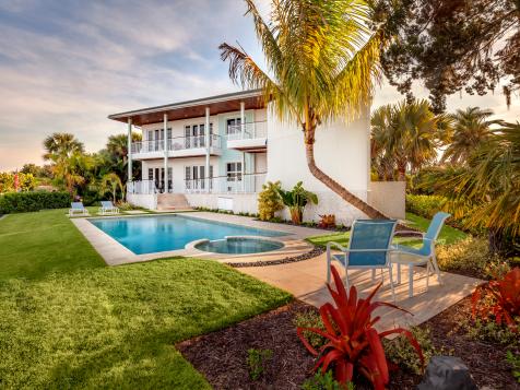 Contemporary Home Brings Taste of Bahamas to Florida