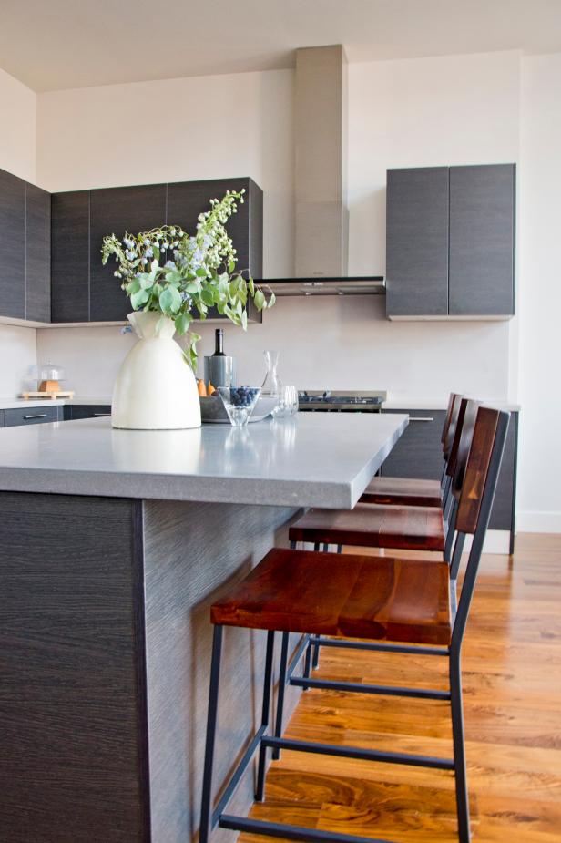 Modern Kitchen with Gray Wood Cabinets, Granite Kitchen ... (616 x 925 Pixel)