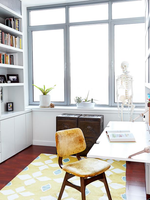 Harlem Apartment Office Uses Natural Light