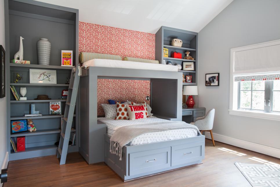 childrens bedroom with bunk beds