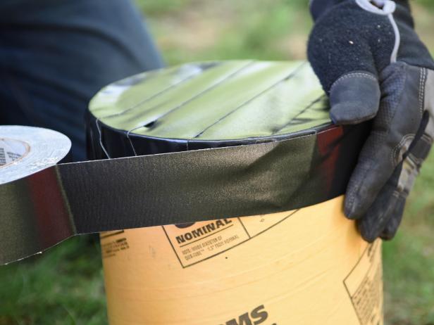 Using the concrete tube as your guide, draw a circle onto the plywood. Then, using a jigsaw, cut the circle out. Attach the plywood top to the bottom of the 2x4s with wood screws.Add duct tape around the bottom plywood edge, flip over and add duct tape across the top of the open tube so that the concrete mixture does not seep through.