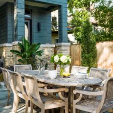Contemporary Outdoor Dining Room in Chicago