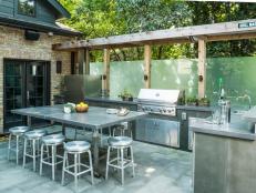 Modern Outdoor Kitchen