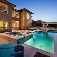 Luxurious Pool & Spa