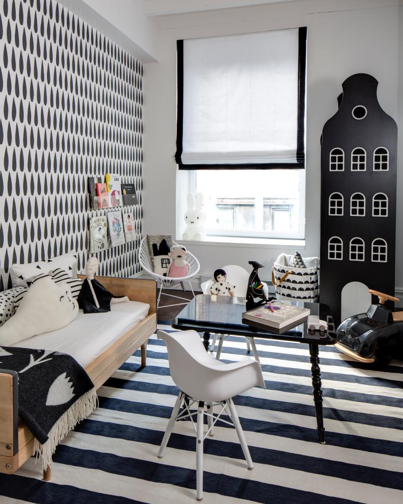 Girl's Bedroom: Bold Wallpaper Pattern 