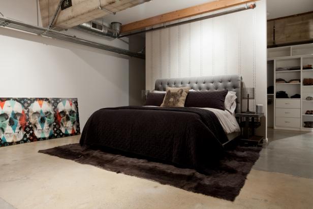 Bedroom With Perforated Wall Separating the Bedroom From the Closet