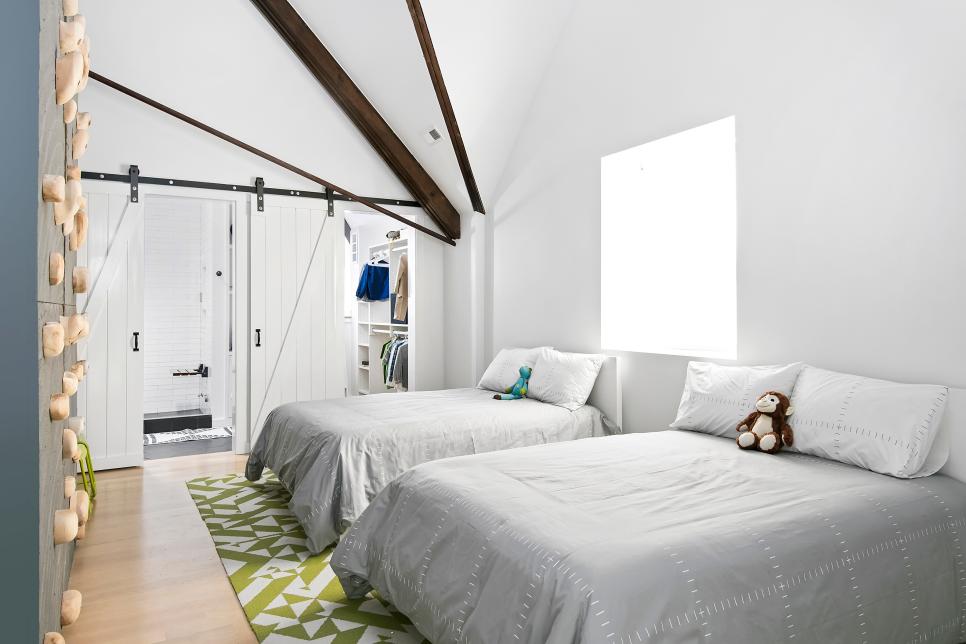 Kid's White Contemporary Room With Green Rug