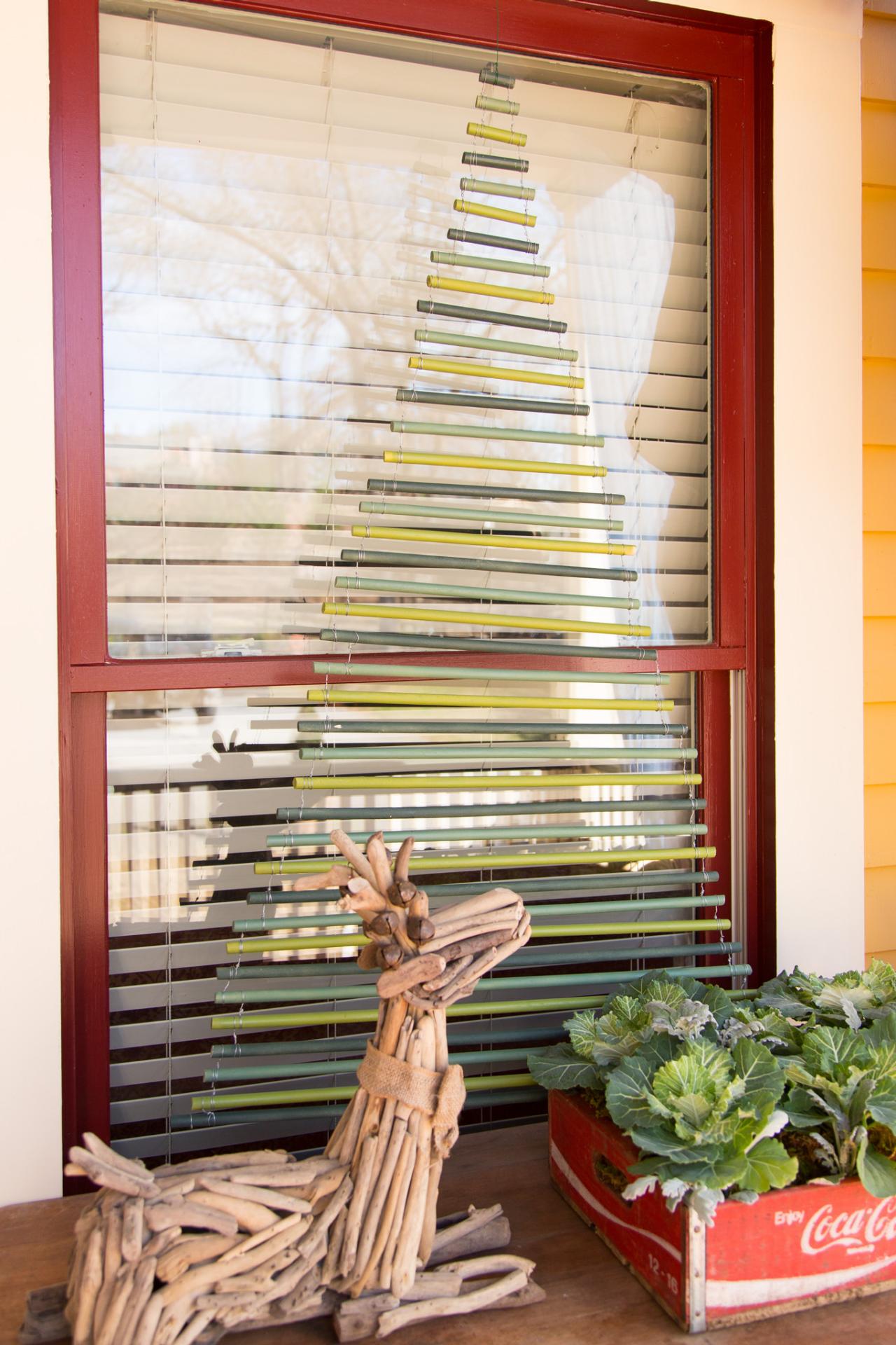 Make Christmas Tree-Shaped Window Dowels | HGTV