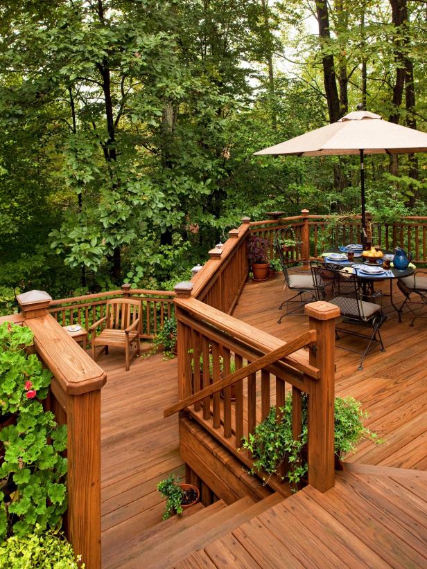 Stylish examples of popular deck designs that enhance entertaining in your home