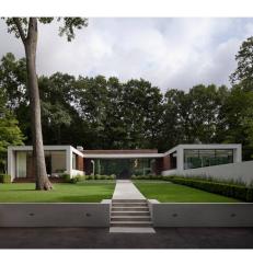 Midcentury Modern Exterior and Front Lawn