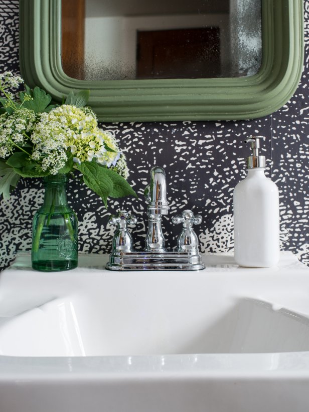 A great way to customize a bathroom is by replacing a builder-grade or outdated faucet with a new one that is suited to your decorating taste.  A project like that may be intimidating, but itâs an easy DIY project that can be done, in most cases, in under an hour.