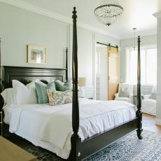 Four Poster Bed & Sitting Area in Tranquil Master Suite 