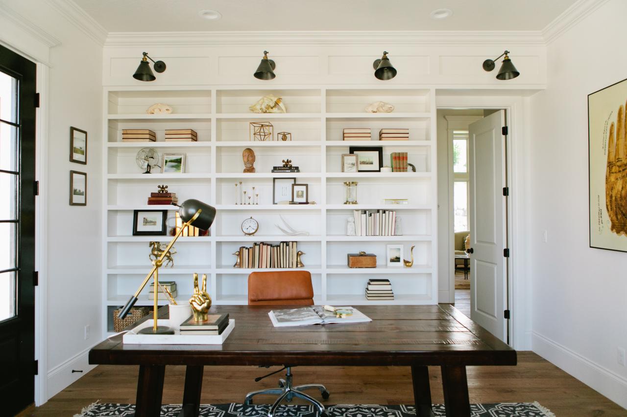 Light Gray Home Office Built Ins Design Ideas