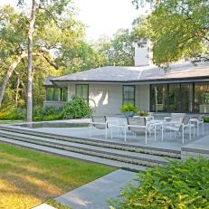 A Serene, Contemporary Backyard Terrace