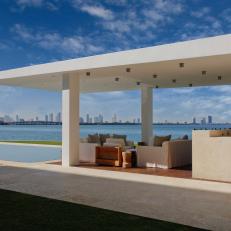 Contemporary Outdoor Living Features Beautiful Views
