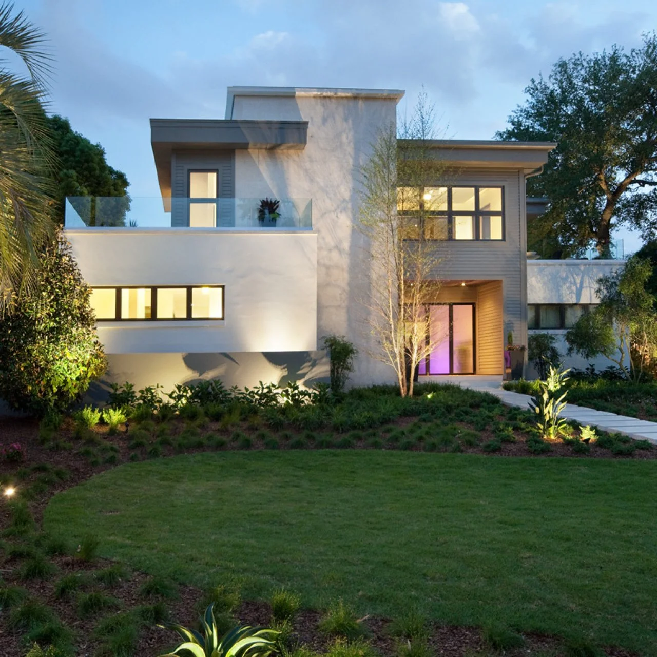 Modern Home With Water Feature and Floating Step Entryway | HGTV, image size:1280x1280