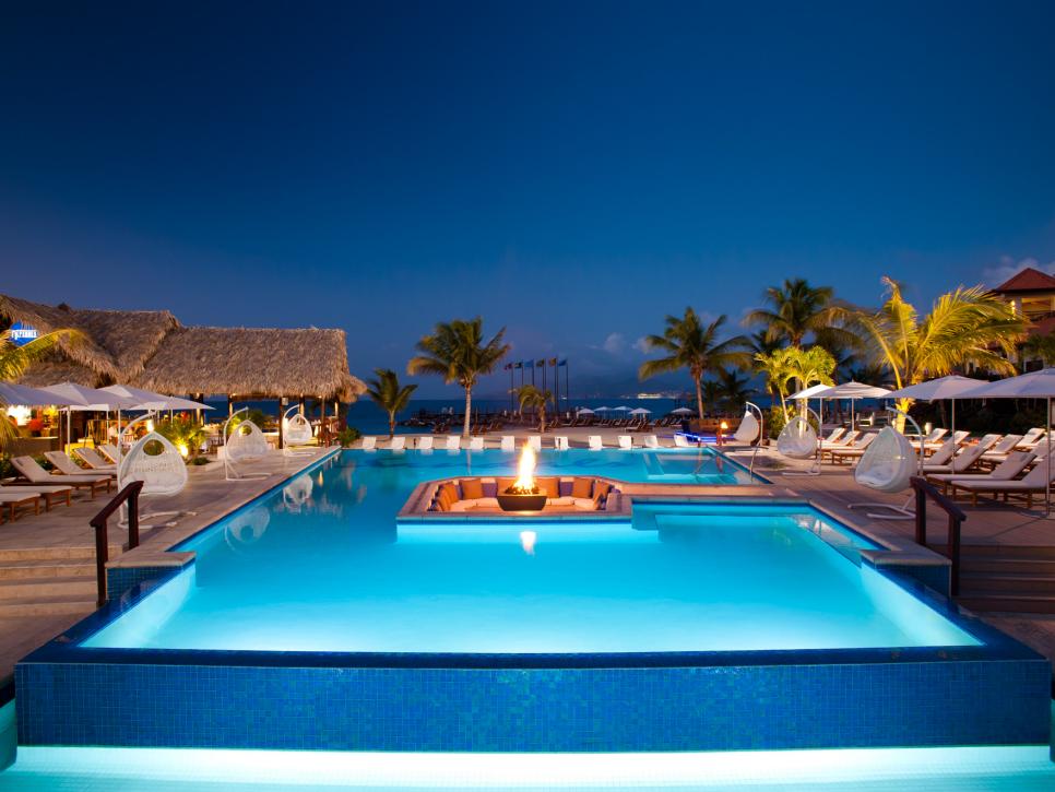 Resorts With The Iest Fire Pits, Luxury Fire Pits