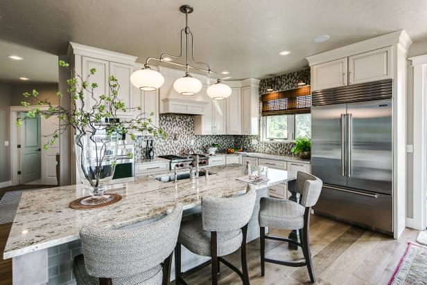 Transitional Kitchen With Cream Cabinets & Large Island | HGTV