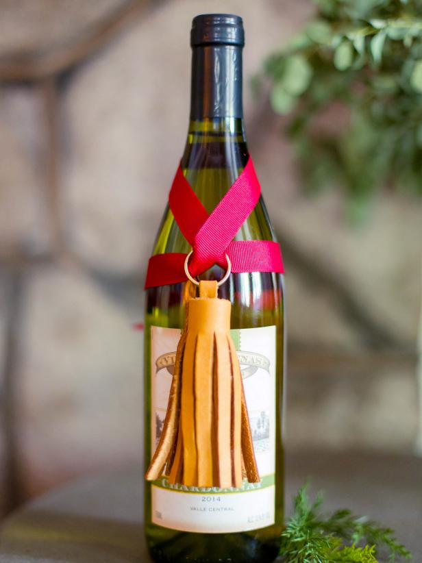 DIY: Wine Bottle Wrap (3 Ways)