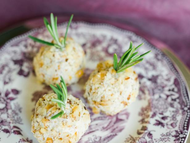 No-Cook Gorgonzola Cheese Balls