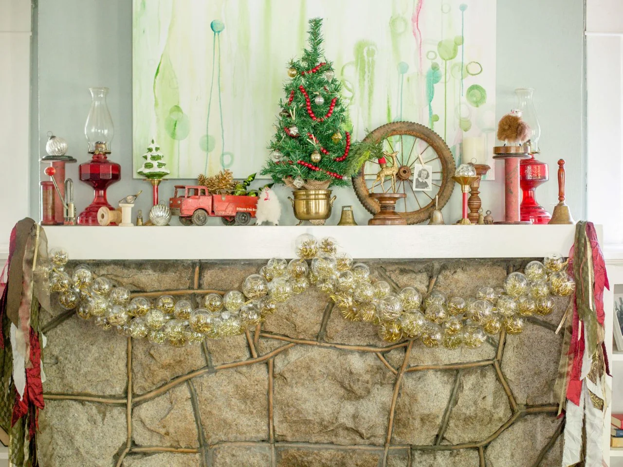 DIY Tinsel Ornament Garland for the Mantel | HGTV, image size:1280x960