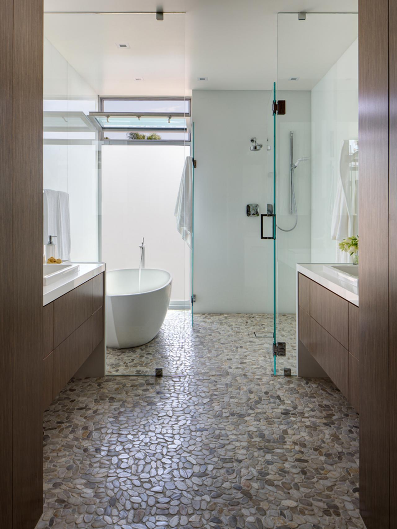 Photo Page | HGTV Photo Page | HGTV on Wet Room With Freestanding Tub
id=44275