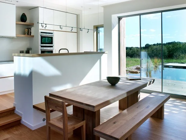 How to Arrange Dining Room Furniture With Open Floor Plan: Expert Tips